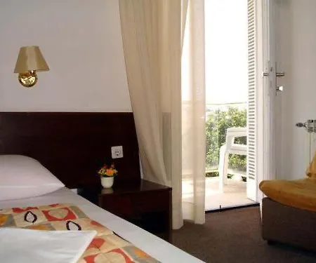Adriatic Hotel 2*