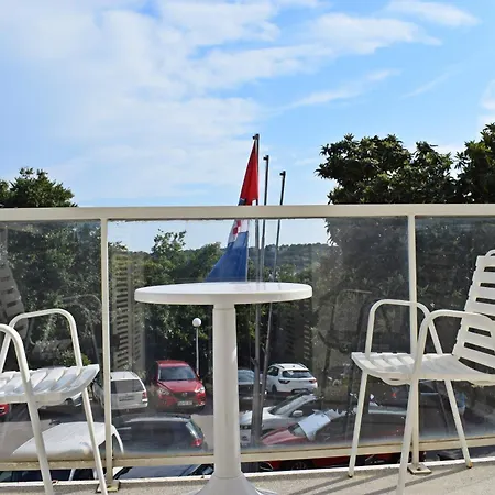 Hotel Adriatic Omisalj