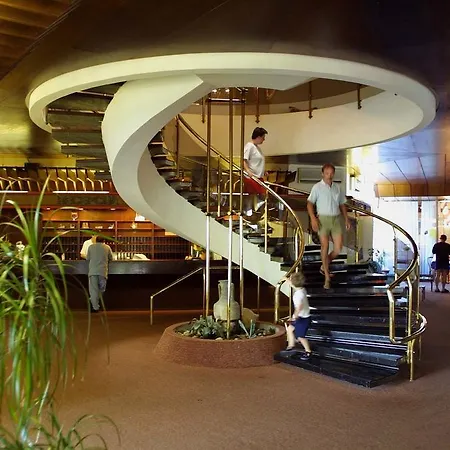 Adriatic 2* オミサリ